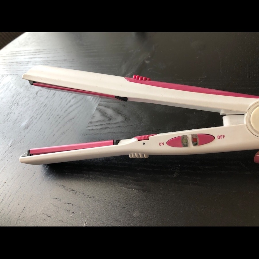 Hair straightener